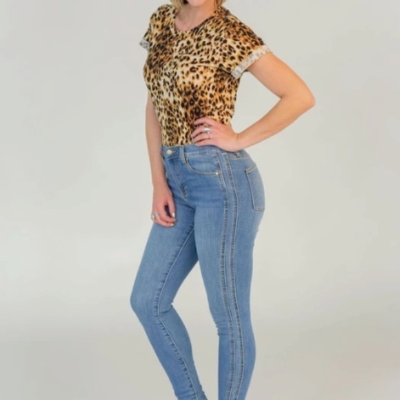 Jeans - Picture 2 of 3